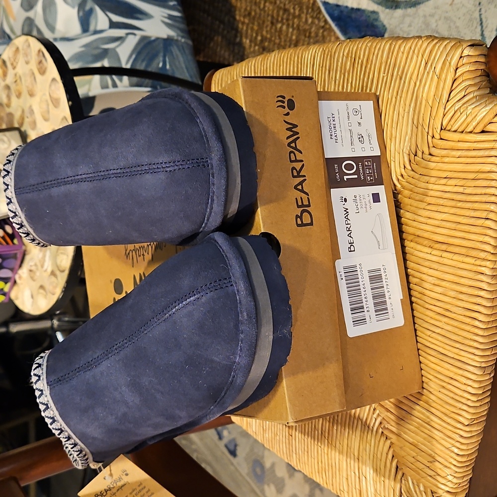 NWT Bearoaw Indigo Lucille Mules -Size 10 M